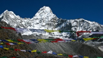Mera Peak (6476 m), Island Peak (6189 m) & Ama Dablam (6856 m)<br />im Herbst 2011