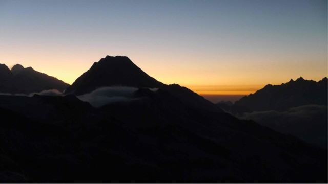 Runduuml;ckblick-auf-die-Besteigung-des-Chulu-Far-East--6059-m-