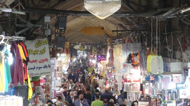 Gemunduuml;tlicher-Tag-in-Teheran