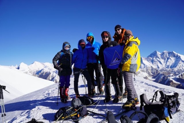 Mera-Peak--6476m----NEU-stern