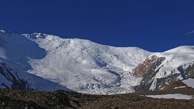 Erstes-Hochlager-am-Pik-Lenin--4400m-