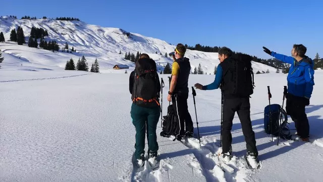 Schneeschuh aufstieg