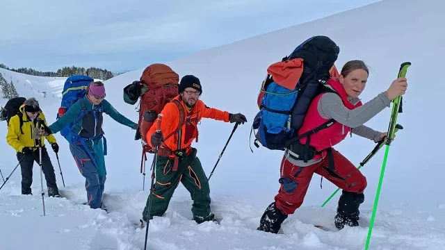 Schneeschuh aufstieg