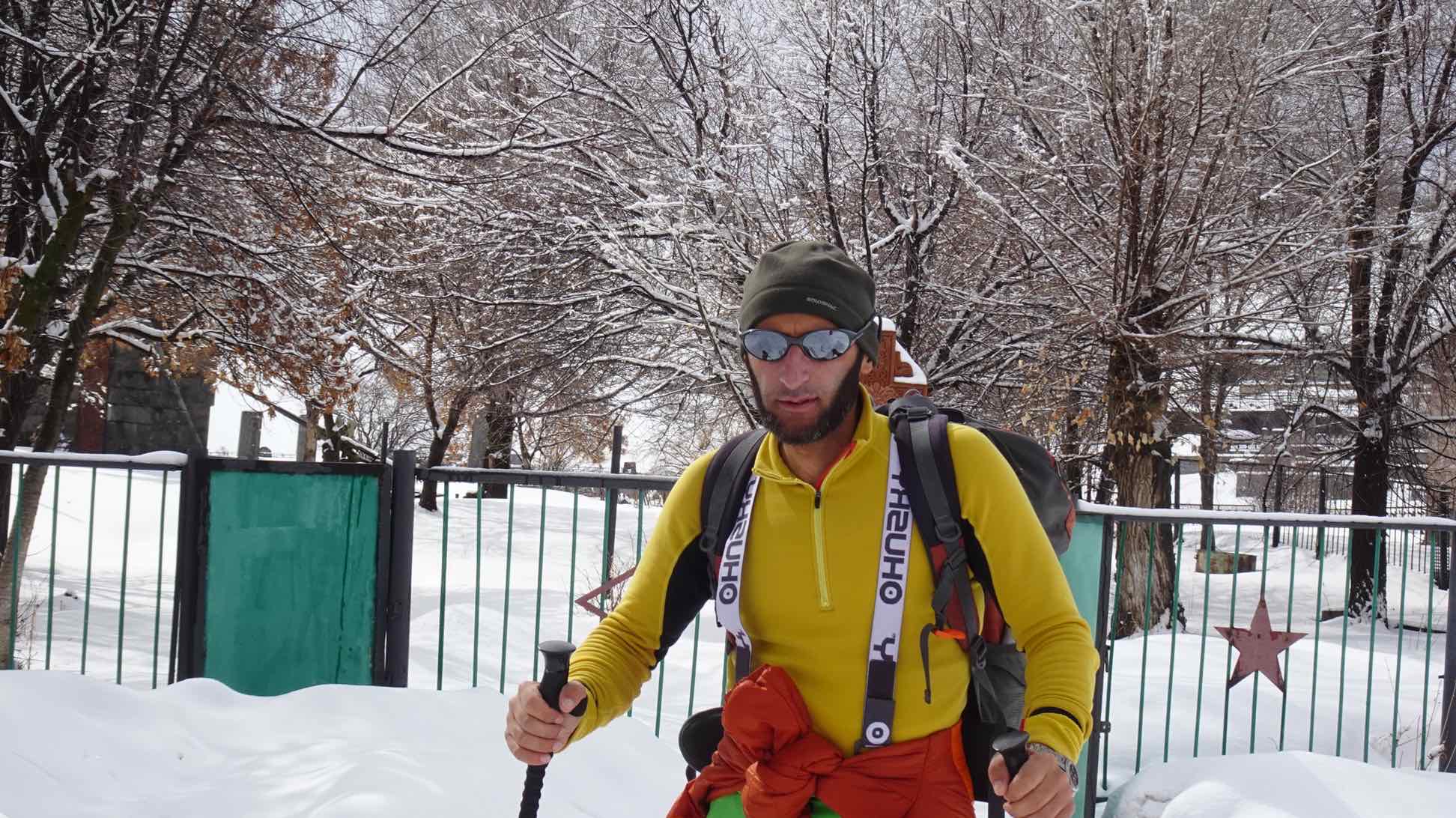 Start der Skitour bei Friedhof
