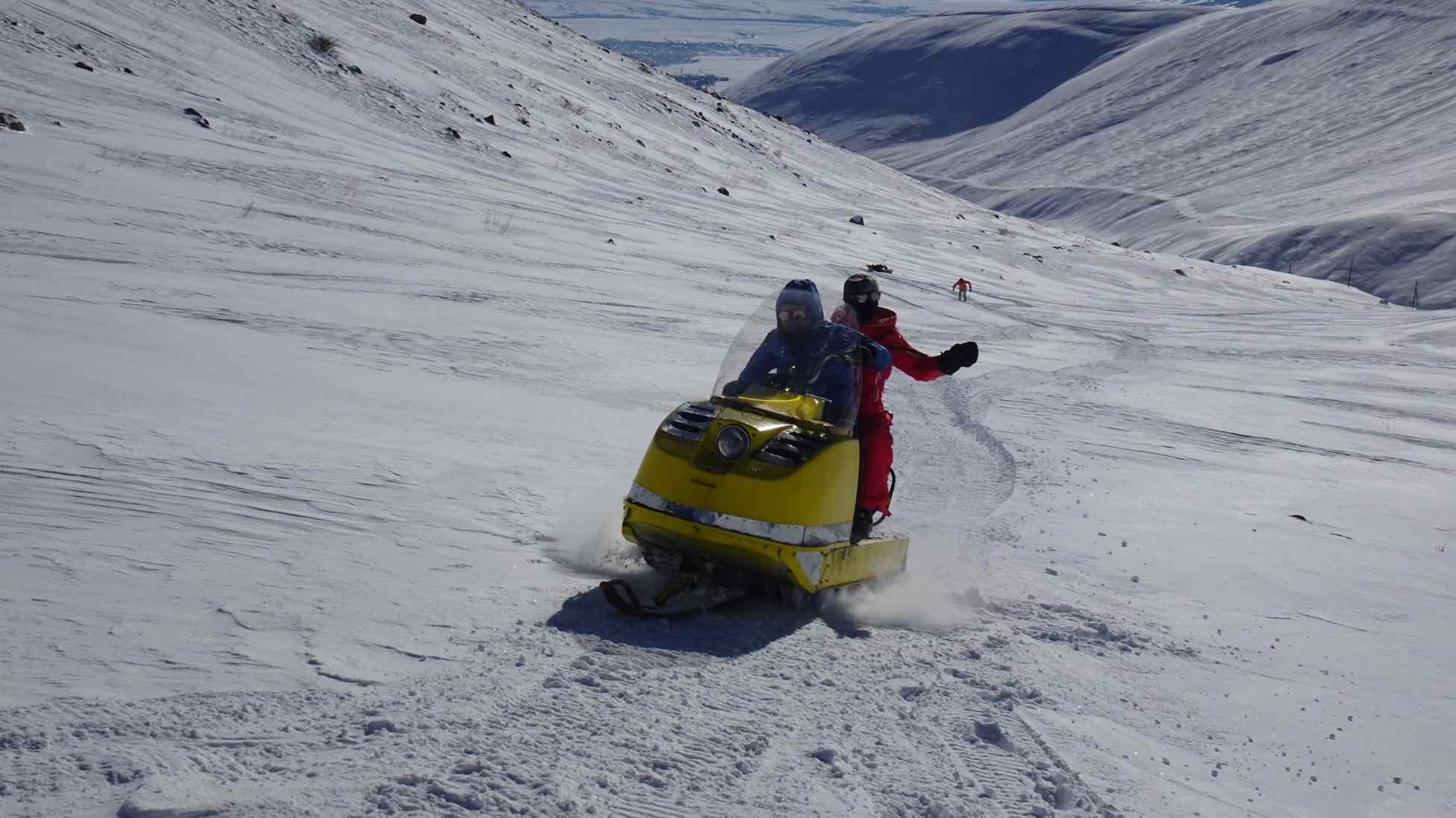 Fahrt mit dem Snowmobil