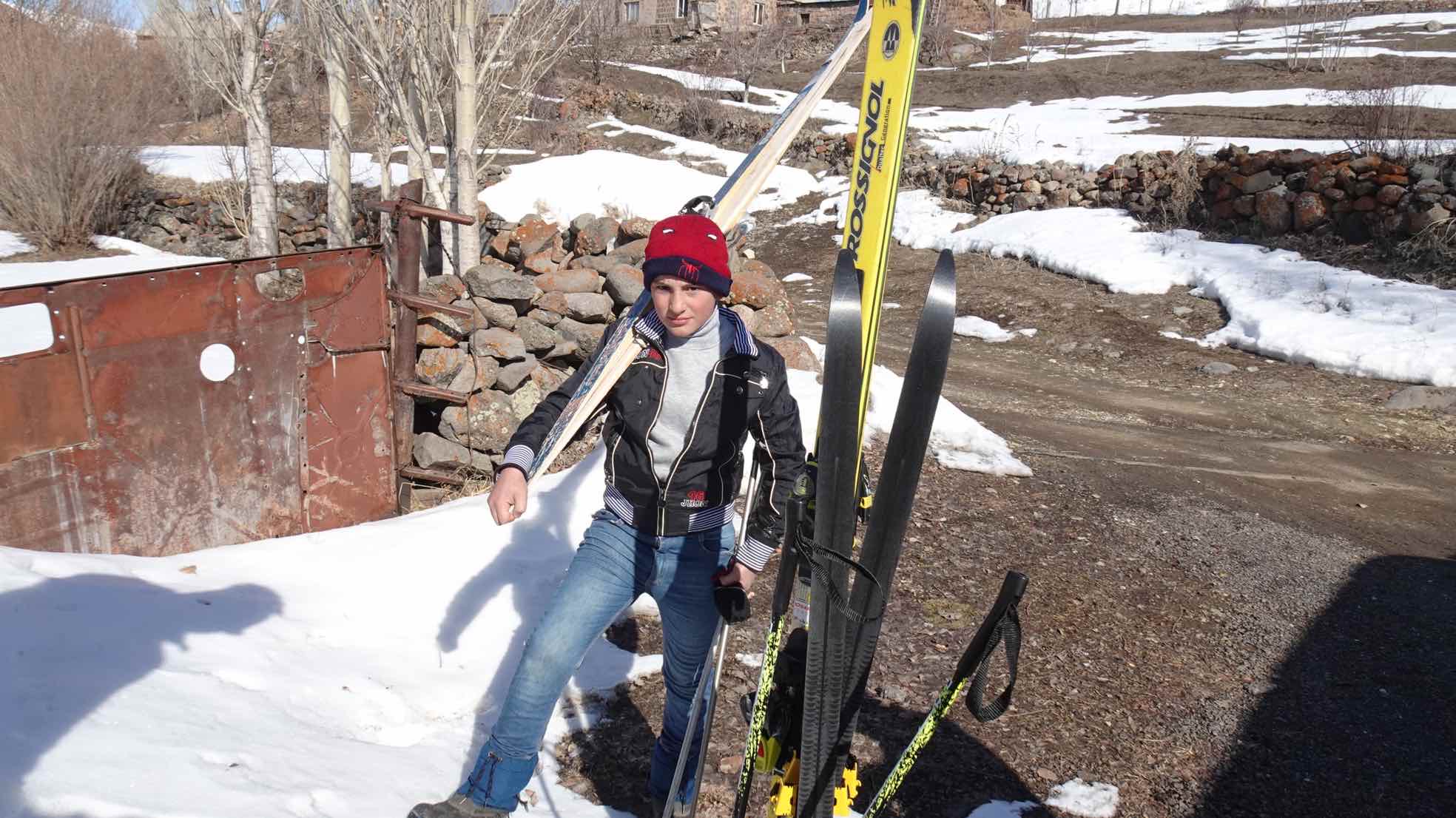 Die Skibegesiterte Dorfjugend von Eghypatrush