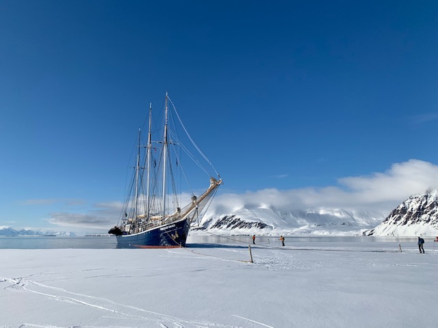 Erste-Skitour-im-St.-Jonsfjorden